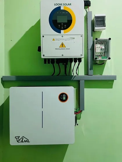 This view shows the professional wiring and mounting of the hybrid system. I pay close attention to every detail to ensure the system is safe, reliable, and performs optimally for years to come.