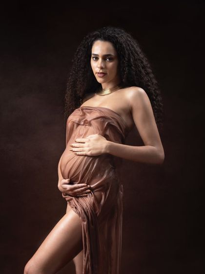 The wet look is a bold statement, defying expectations and embracing the unconventional beauty of motherhood. It's a testament to strength and magic.