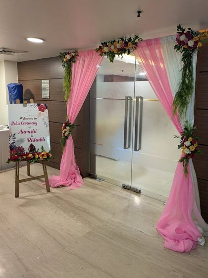 Roka & Engagement Decor photo 4