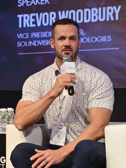 A panelist at the Lighting Connect conference discusses the convergence of art and technology in smart living.