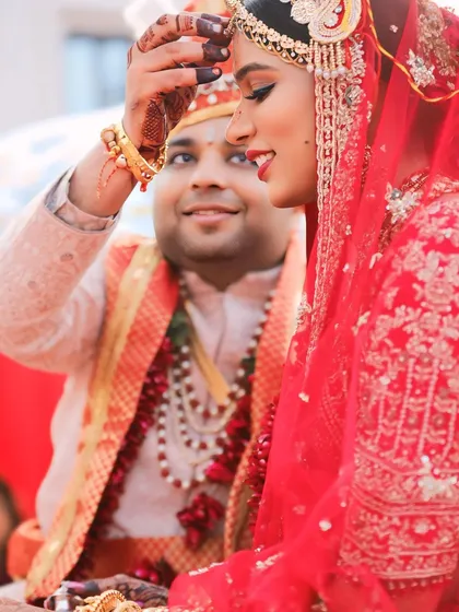Living up to their dreams was what this moment was. A candid shot of the couple during their Hindu wedding ceremony, filled with tradition and happiness.