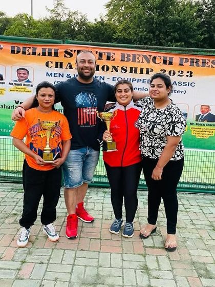 The powerlifter gang, with some of the strongest women in the sport.