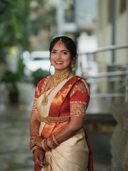 This happy bride is ready for her wedding. The subtle HD makeup enhances her features naturally, creating a timeless look that she will cherish in her wedding photos for years to come.