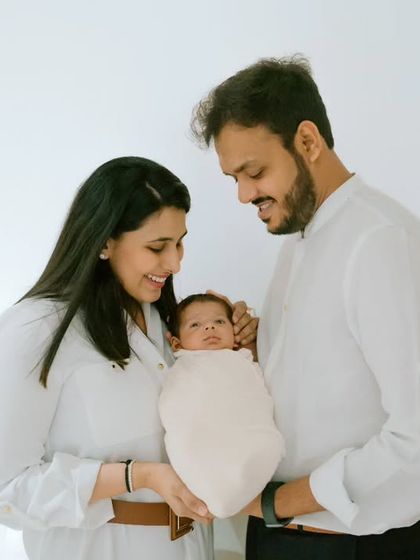 Newborn & First Cuddles photo 20