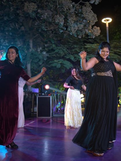 Taniya Dudani - Wedding & Sangeet Choreography More Dance Moments photo 8