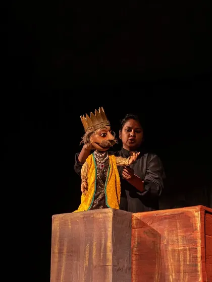 The king of Lilliput, a rod puppet, is presented to the audience. Our adaptation of 'Gulliver's Travel' is an adventure full of beautiful puppets and foot-tapping music.