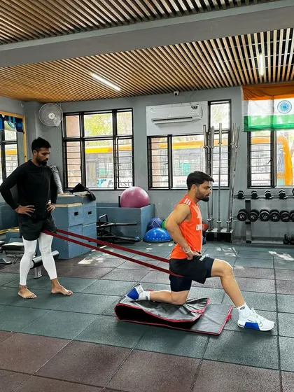 Always grateful for the process. Here I am guiding Rinku Singh through a resisted hip flexor stretch. This helps improve mobility and flexibility, allowing for more powerful and efficient movements on the field.