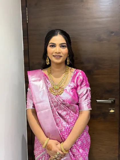 A happy and confident smile from our model, looking absolutely stunning in this creative photoshoot look.