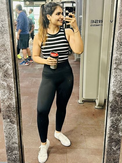 Done for the week. A quick gym selfie to celebrate another week of consistency and hard work.