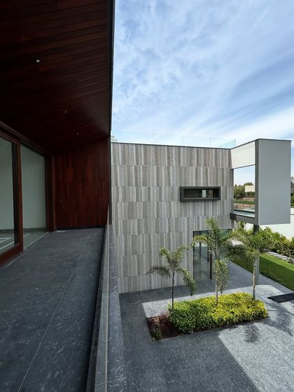 Seamless Indoor-Outdoor Living photo 18