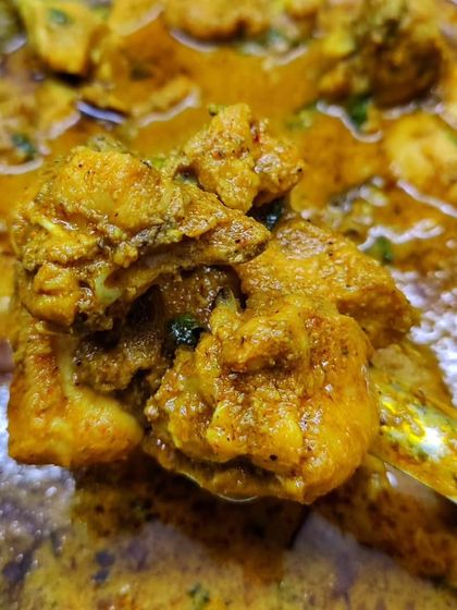 Gaoti Chicken (country chicken) curry, just like the kind I grew up eating. The flavour is all in the meat, which is leaner and more flavourful than broiler chicken. A true taste of nostalgia.