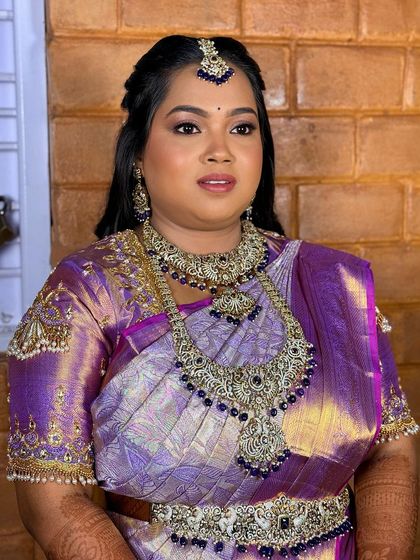 Another beautiful shot of Greeshma's reception look. The soft glam makeup is perfect for the occasion.