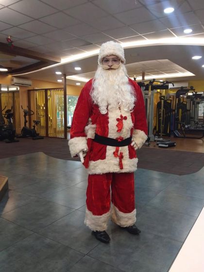 We also provide entertainers for special occasions, like Santa Claus for Christmas parties, to distribute gifts and spread holiday cheer.