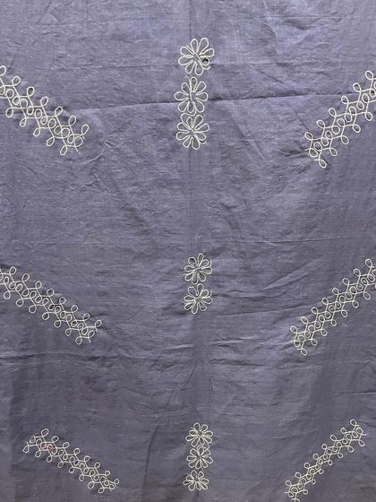 The pattern of the Sashiko embroidery on this Mangalgiri saree is inspired by traditional Japanese designs but placed on an Indian handloom fabric.