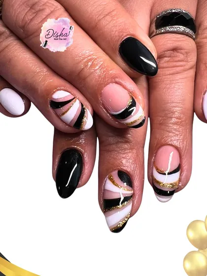 A classic color combination with a modern twist. This design features abstract swirls of black, white, and pink, accented with a touch of gold glitter for a chic and dynamic look.