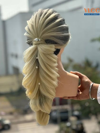 VLCC School of Beauty - Professional Hairdressing & Styling The Art of Hairstyling: Updos, Braids & Finishing photo 4