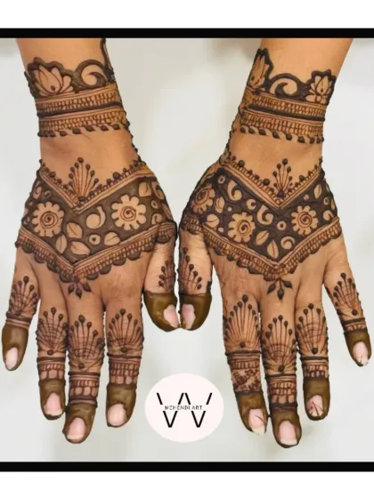 A delicate and pretty floral design for a wedding guest.