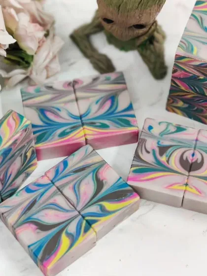 Another look at the beautiful results from my large-batch hanger swirl tutorial. As a bonus, I also share my popular Hempseed oil soap recipe in this course.