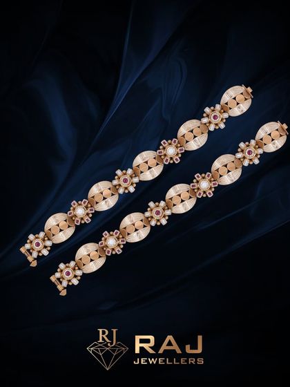 These elegant bracelet mountings from our Reti collection are designed to adorn your journey with timeless elegance. The delicate, linked design is ready to be set with stones that reflect your personal grace and style.