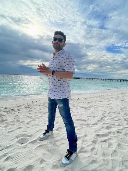 When in the Maldives for a destination wedding, you have to take a moment to soak in the view. DJing takes me to the most beautiful places.