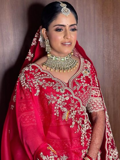 Traditional Red & Pink Bridal Looks photo 39