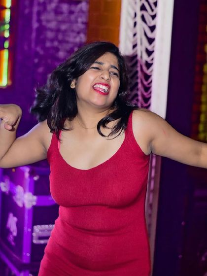 The energy of the crowd is everything. This guest is feeling the music and having an amazing time at my Saturday night set at Shift HSR.