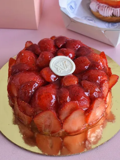 How many strawberries is too many? Our Strawberry Overload cake answers that question. This cake is covered inside and out with fresh strawberries for the ultimate fruity dessert experience.