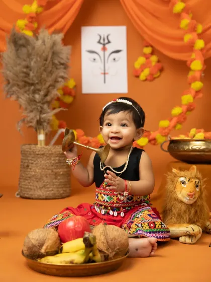 A joyful laugh captured during our Dussehra mini session. These quick sessions are all about capturing genuine expressions of happiness.