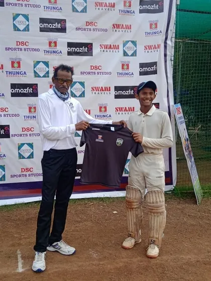 Another great innings from Yash Jadhav, smashing 87 not out from 51 balls for the Sai Sia Cricket Academy U-14 team.
