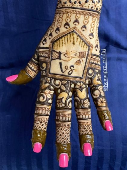 Modern & Minimalist Henna photo 13