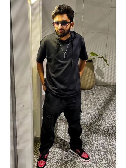 A duplicate of a full-length shot showing my casual, comfortable style.