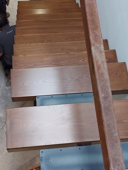 Beveledge - Bespoke Staircase Design & Fabrication Centre-Spine Staircases photo 6