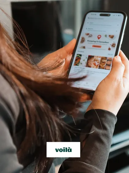 This close-up shot for Voila.ca shows the user experience of browsing the app. It's a key piece of UGC that walks potential customers through the simple, convenient process of using the service.