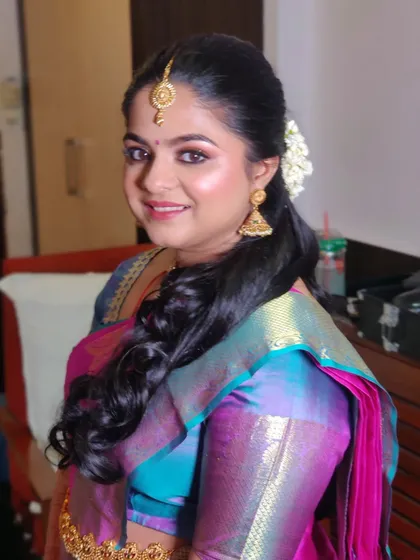 Pavitra looking absolutely radiant. It was such a joy to get her ready for her special day.