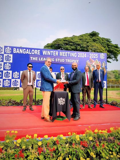 The Leading Stud Trophy presentation, recognizing breeding excellence.