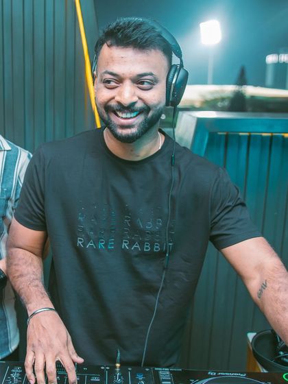 A happy, smiling shot from my gig at one8 Commune. The vibe at this place is always fantastic.