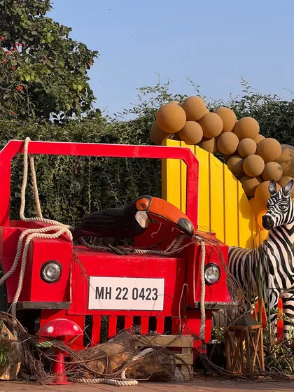 From a toucan perched on a jeep to a friendly panda mascot greeting guests, our attention to detail and interactive elements make our themed parties truly special.