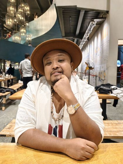 Loysum - Acoustic & Unplugged Performances It's All About The Vibe photo 4