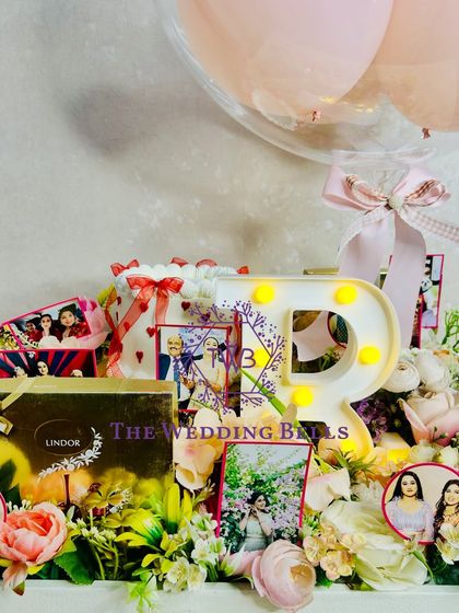 The complete view of our personalized birthday hamper. It's a beautiful and thoughtful gift that shows how much you care.