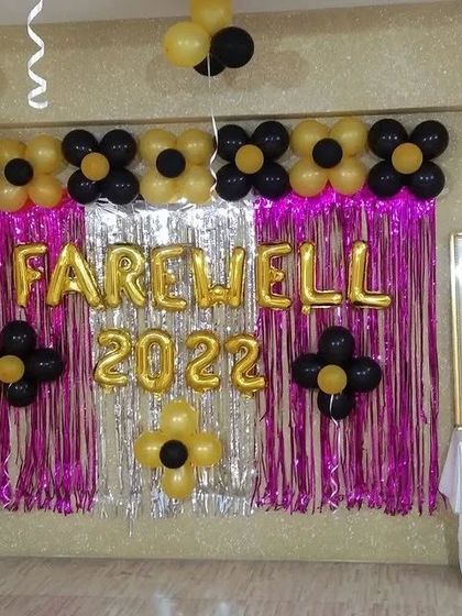 A final look at the simple and fun farewell party decoration.