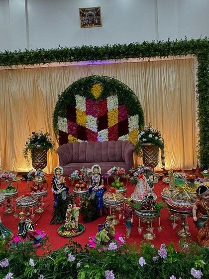 Siri - Custom Gift Hampers & Return Gifts Grand Event Displays photo 42