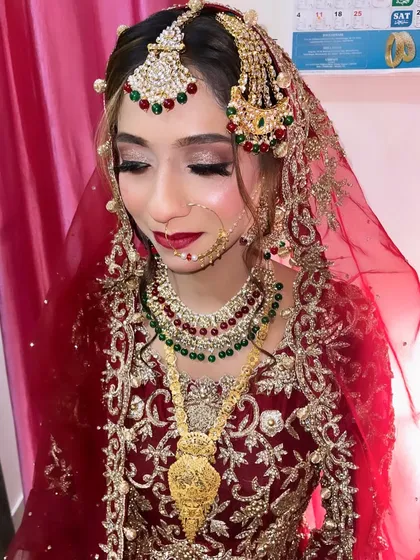My beautiful bride Aksa, ready for her Nikah. Even with limited time, we created a look she absolutely loved, focusing on classic elegance.