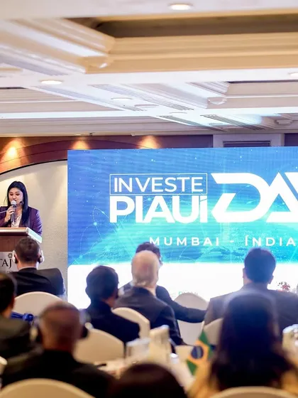Addressing a room full of potential investors and dignitaries for the state of Piauí, Brazil.