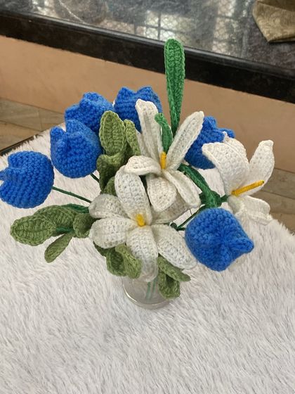 A Rainbow of Choices: Bouquets by Color photo 60