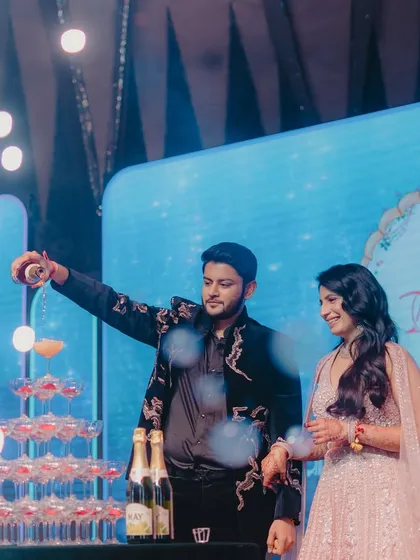 A sparkling celebration deserves a champagne tower. We can arrange for these elegant touches to add a dose of glamour and fun to your Sangeet or cocktail party.