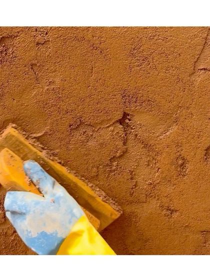 The beauty of lime plastering is that it's completely natural. These breathable walls are carbon-neutral and eco-friendly, reviving techniques tested over centuries by our ancestors.