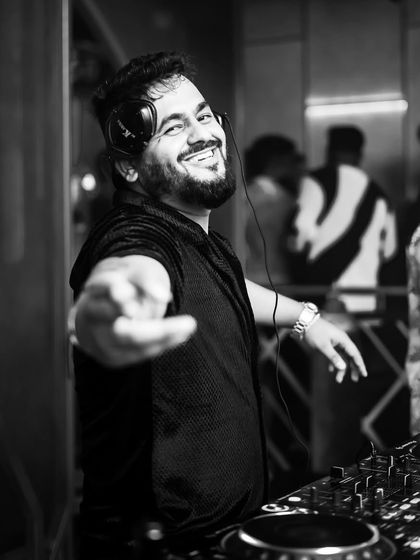 Ankit Kamra - Event DJ Services High-Energy Club Gigs photo 52