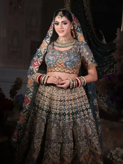 Another angle of this beautiful bridal look, showing the versatility of the dupatta draping.