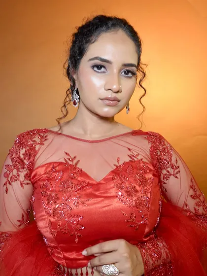 Another angle of the glossy, waterproof look, perfect for a glamorous evening event.