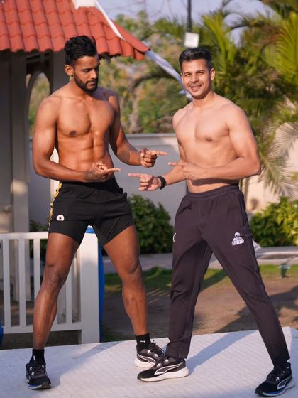 A coach is someone who sees beyond your limits. A great shot with one of the athletes, showcasing the results of our hard work and the strong coach-athlete bond.